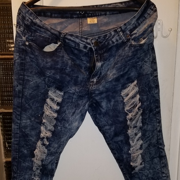 Distressed Acid Washed blue jeans - Picture 1 of 3